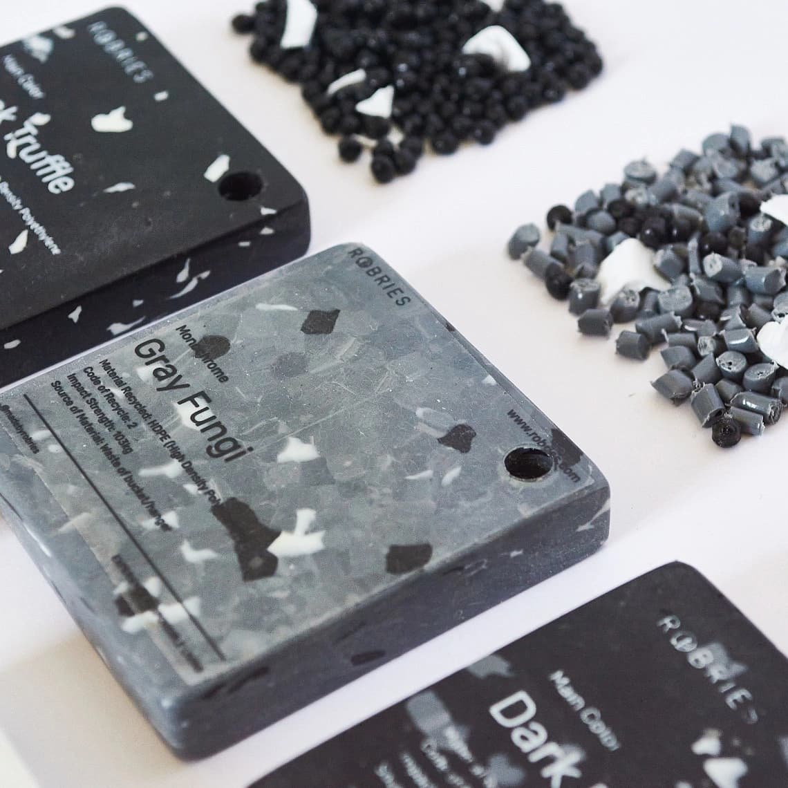 100% recycled and recyclable ROBRIES material